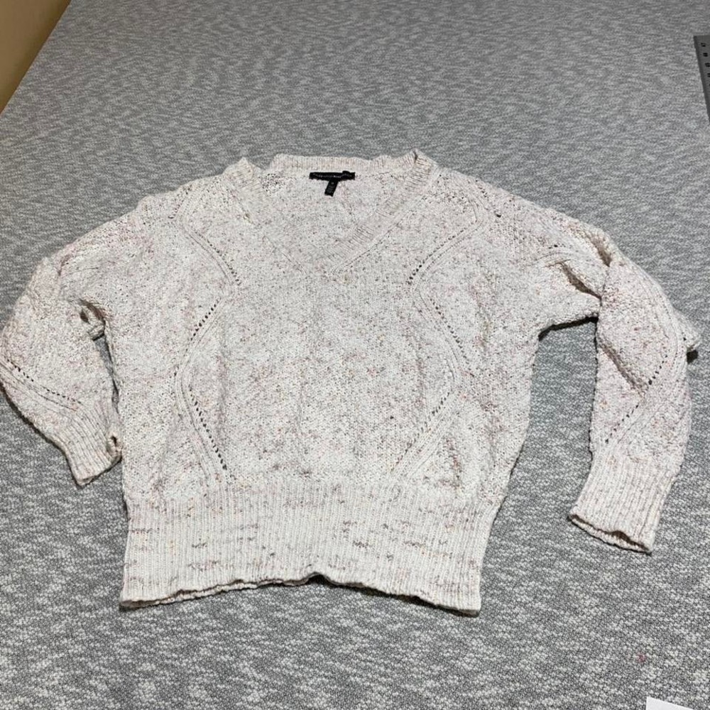 White House Black Market cream pullover sweater Size M. SKU-A462 #knitwear #cozy